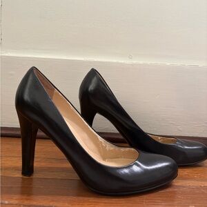 Lauren Ralph Lauren Black Round-Toe High Heel Pumps